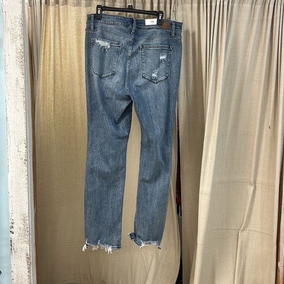 Medium Wash Straight Leg Jeans - Judy Blue - Picture 2 of 6